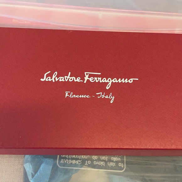 Loafer - Picture 3 of 3